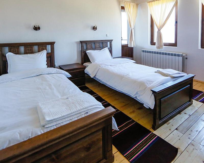 Калпаците - Kalpacite Guest Houses Skrebatno Eksteriør billede