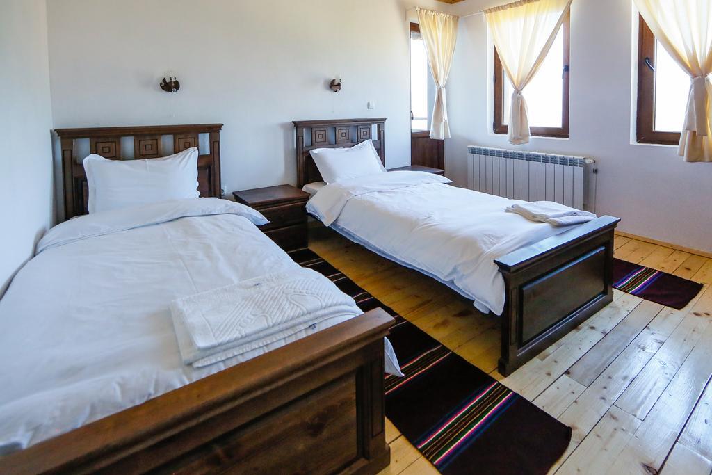 Калпаците - Kalpacite Guest Houses Skrebatno Eksteriør billede